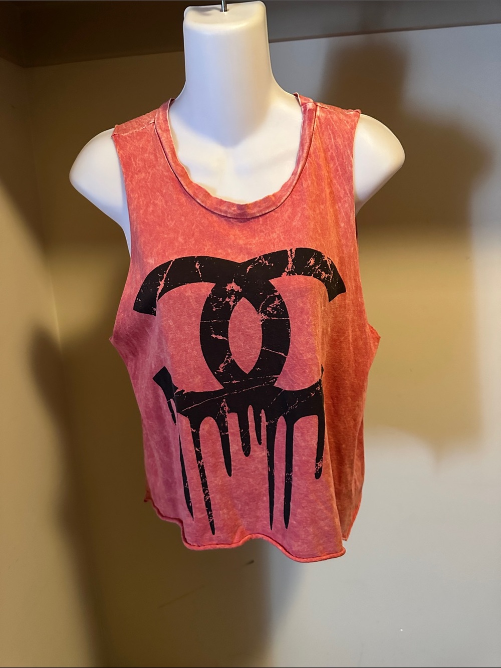 Washed Coral Graphic Cropped Tank Top